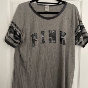 Victoria’s Secret PINK - Camo print gray/black tee